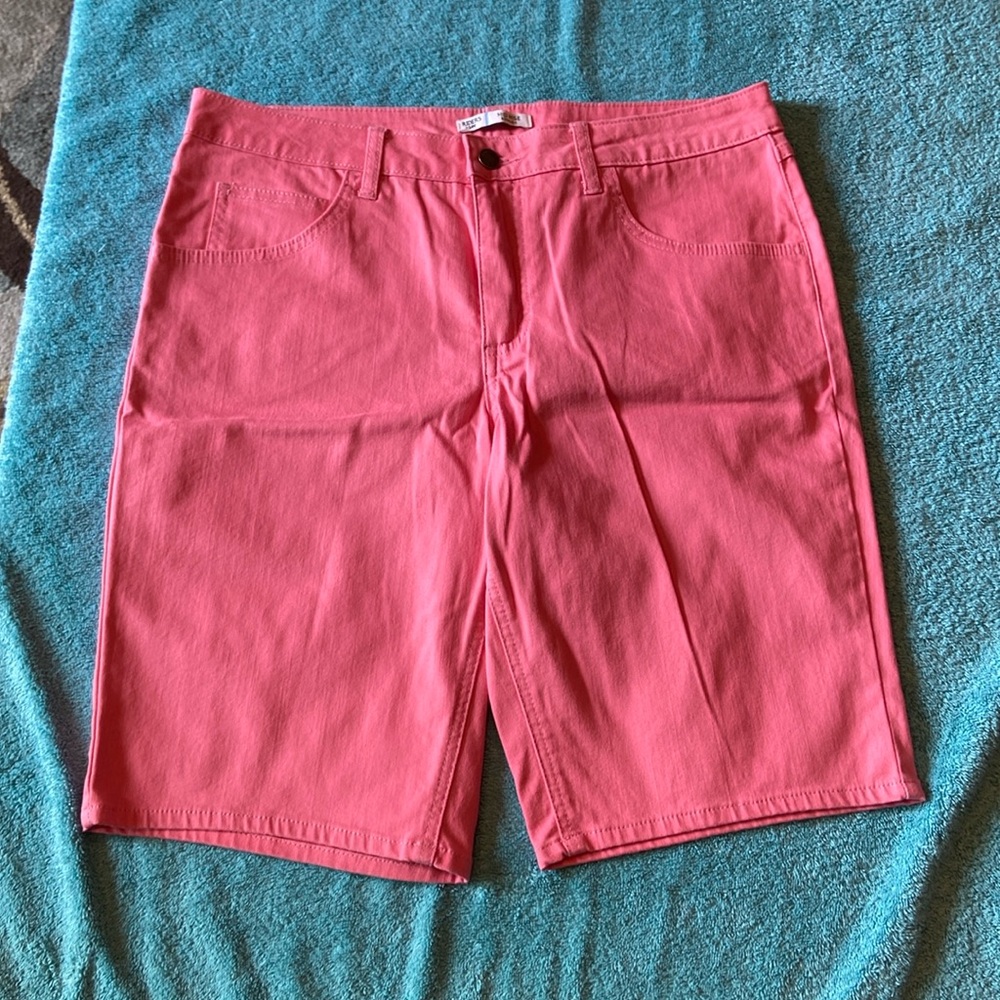 NWOT Rider’s by Lee Bermuda shorts, size 12 medium, bright pink.